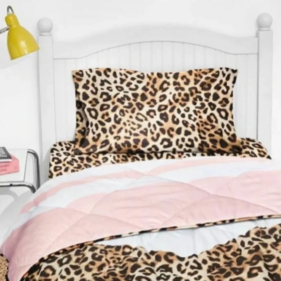 PINK Victoria's Secret Other - Victoria’s Secret Pink Rare and Hard to Find - 2 Piece Cheetah Print Pillowcase